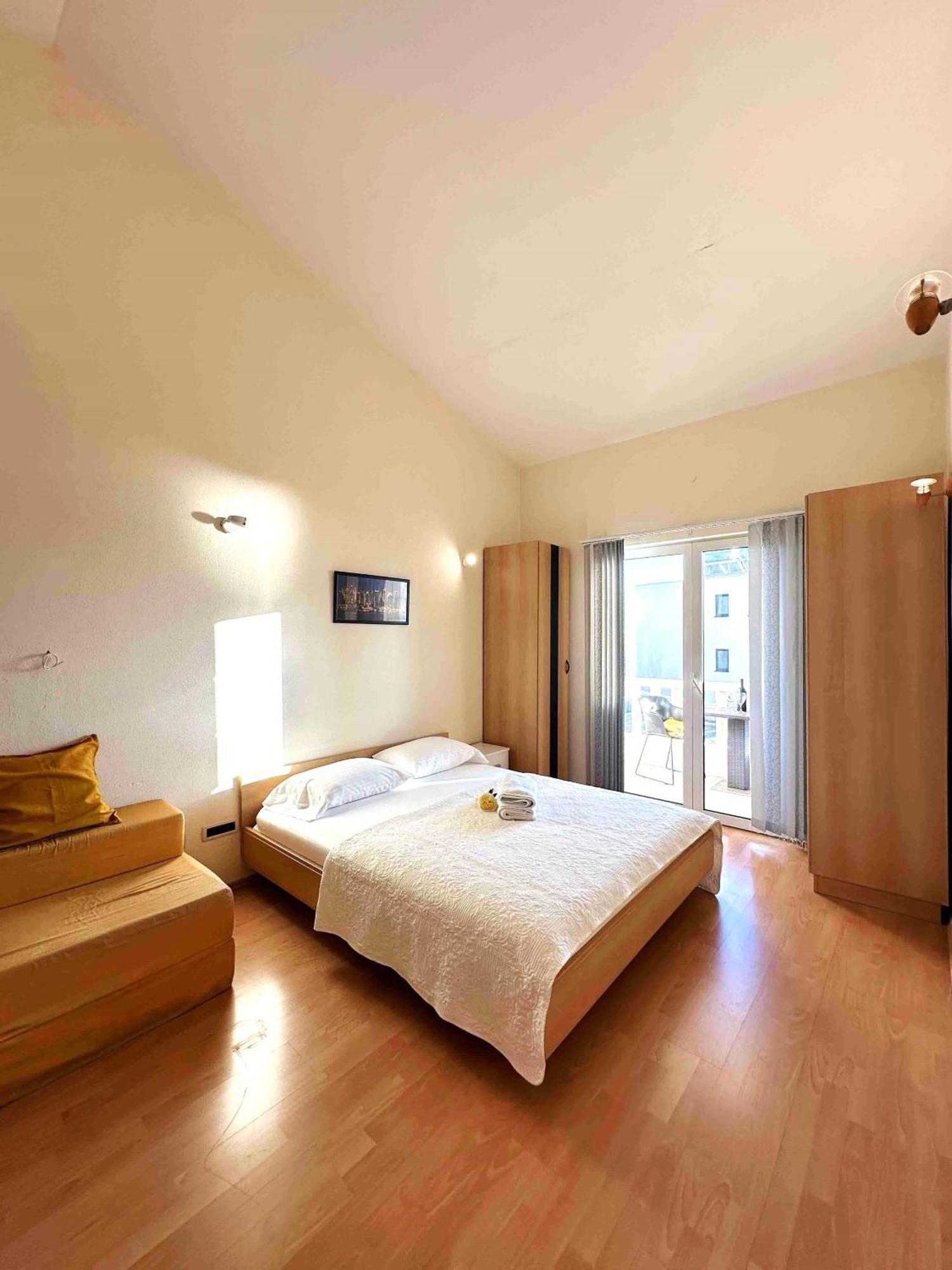 Studio Apartment เบรลา ห้อง รูปภาพ